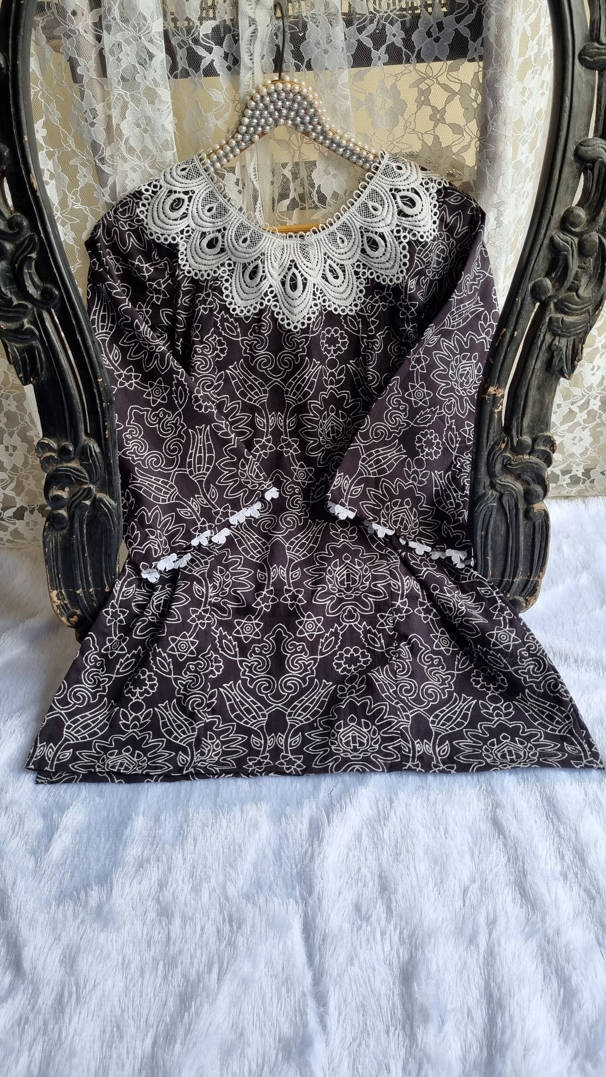 Noorika Short Kurti – Black & White Elegance
